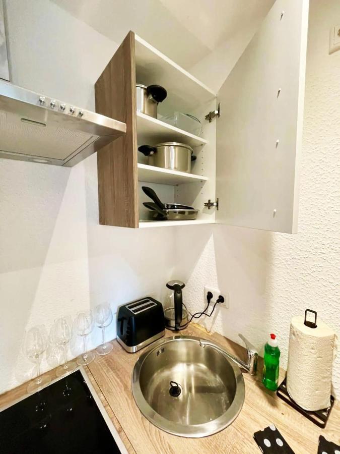 Cozy Apartment With Kitchen + Balcony New! เอสเซน ภายนอก รูปภาพ